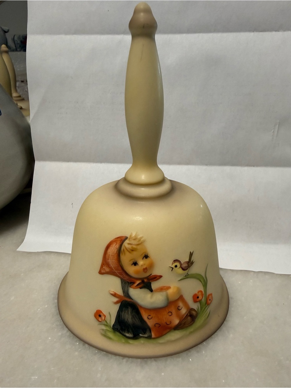 VINTAGE 1981 FOURTH EDITION HUMMEL ANNUAL BELL